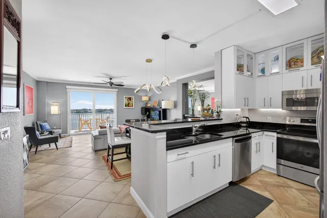 Flagler Pointe Unit 901 photo 6