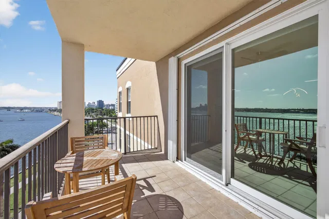 Flagler Pointe Unit 901 photo 10