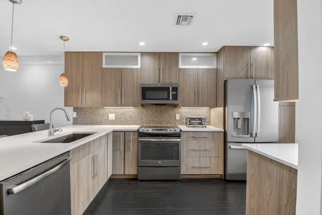 Unit 303 photo 15
