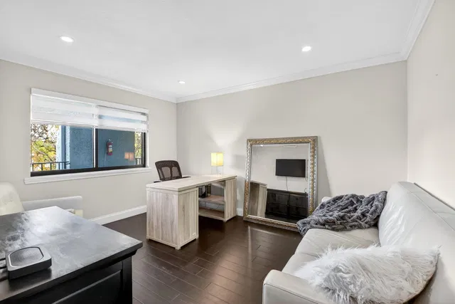 Unit 303 photo 36
