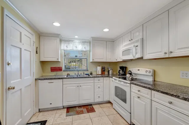  Unit 107 photo 16