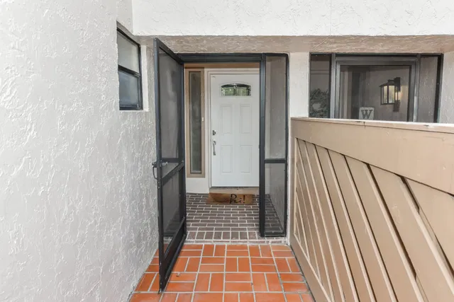 Residence photo 2