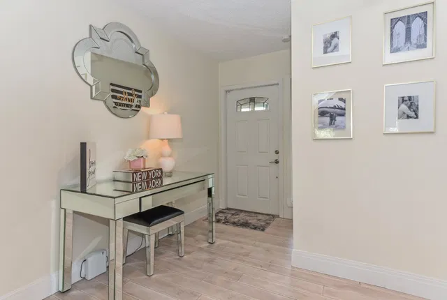 Residence photo 3