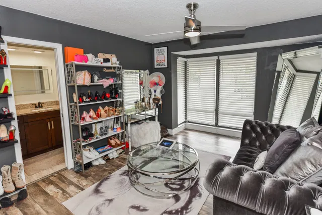 Residence photo 26