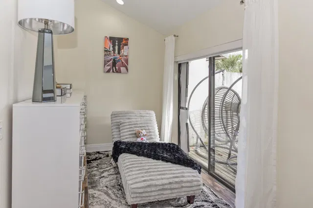 Residence photo 30