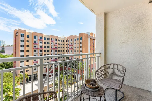 City Palms Unit 607 photo 17