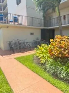 Unit Unit 205 photo 11