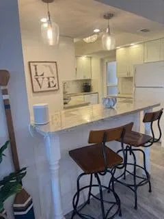 Unit Unit 205 photo 19