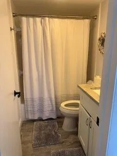 Unit Unit 205 photo 29