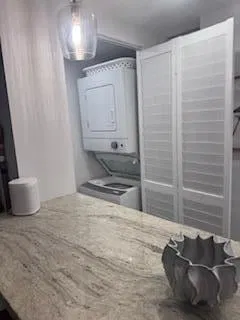 Unit Unit 205 photo 39