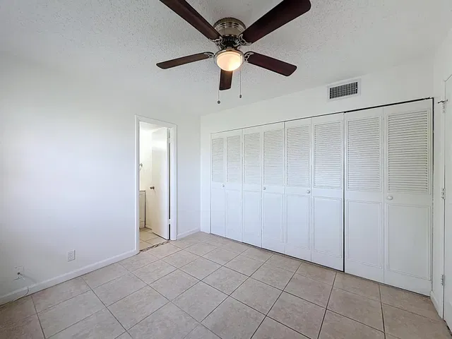 Unit 235 photo 7