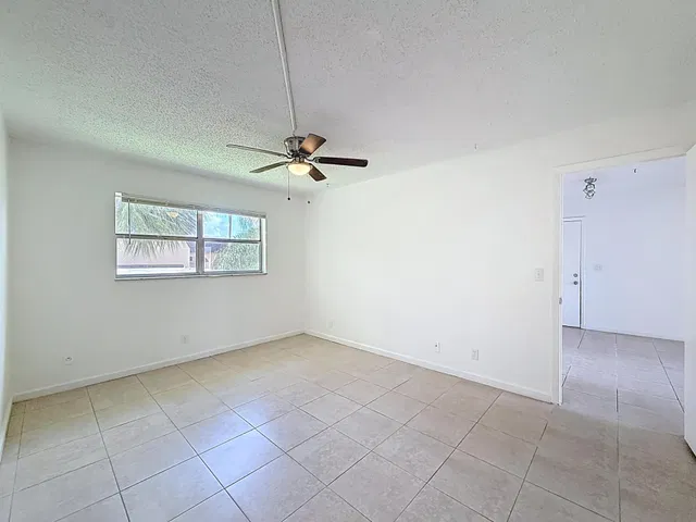Unit 235 photo 9
