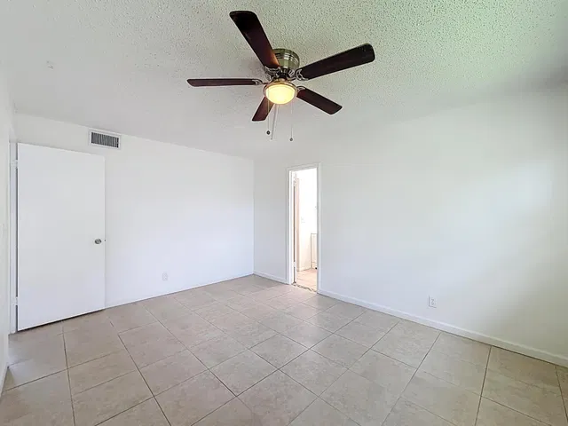 Unit 235 photo 13