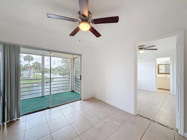 Unit 235 photo 20