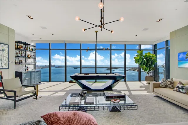 Echo Brickell 4301