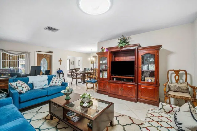 Residence photo 6