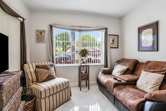 Residence photo 10