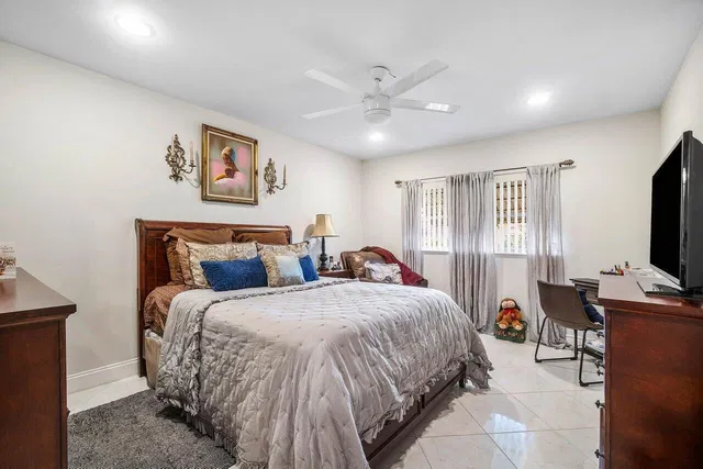 Residence photo 16