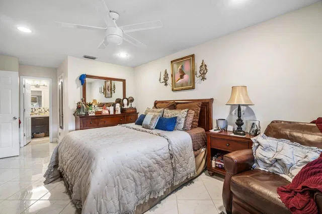 Residence photo 17