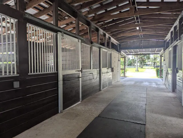Unit - Barn - photo 9