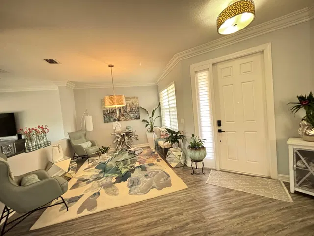 Residence photo 48