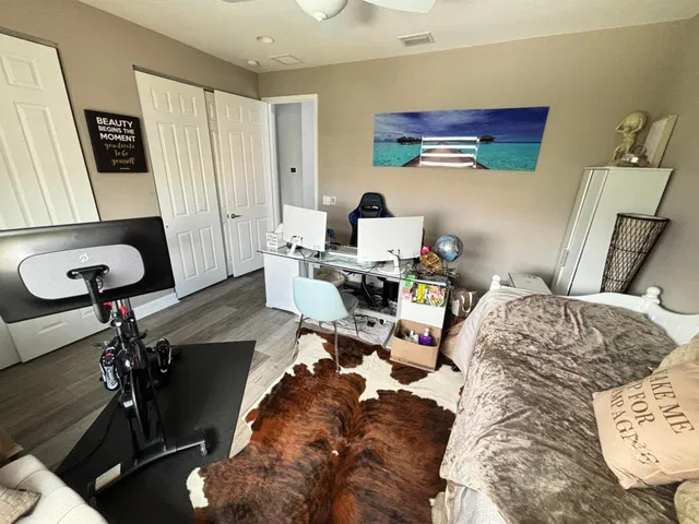 Residence photo 77