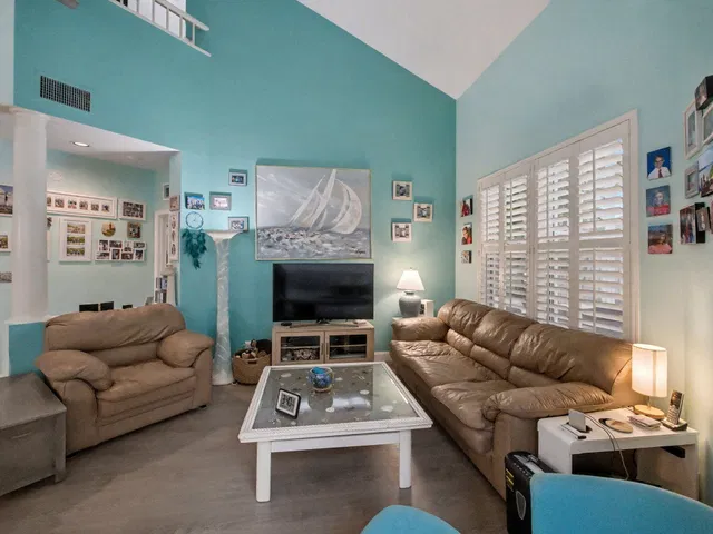 Residence photo 15