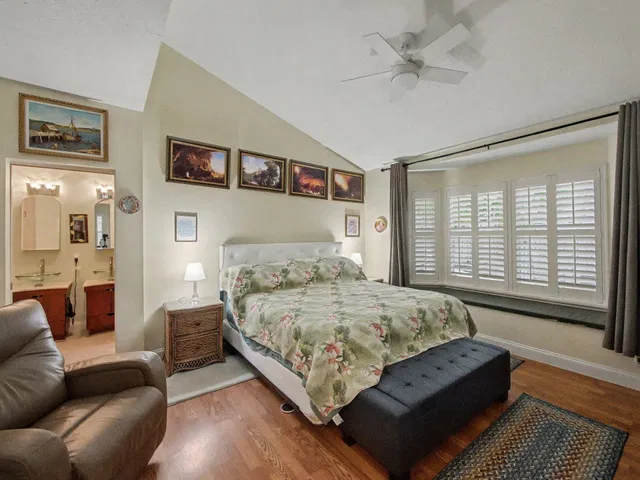Residence photo 17