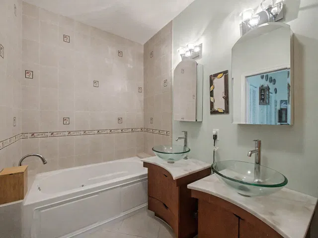 Residence photo 18