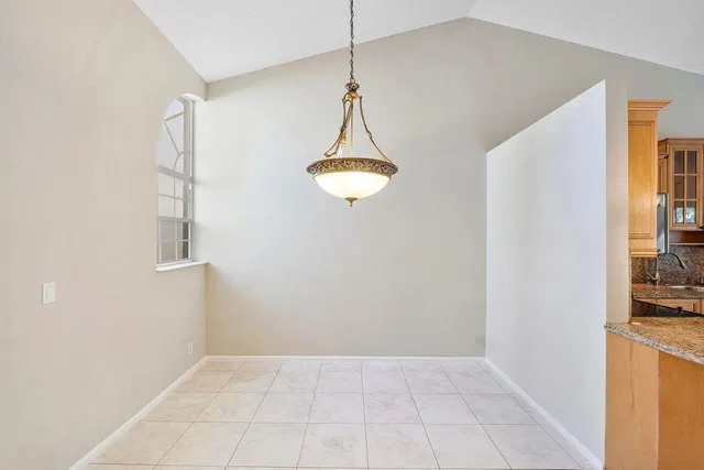 Unit 1707 photo 10
