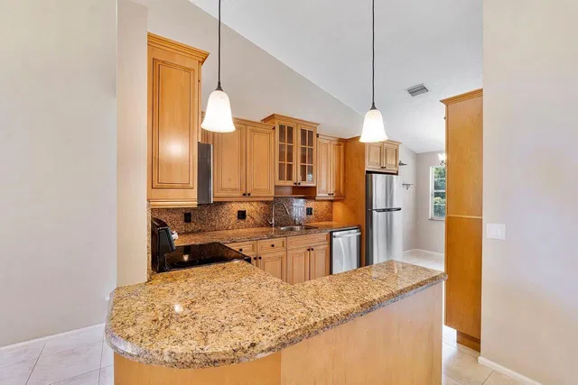 Unit 1707 photo 11