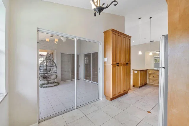 Unit 1707 photo 14