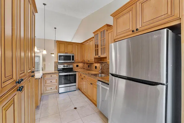 Unit 1707 photo 15