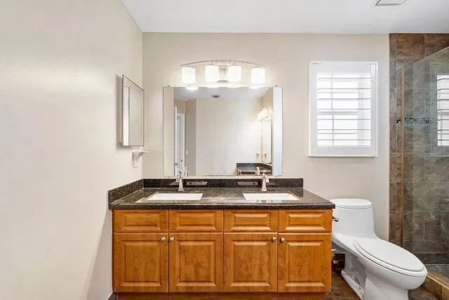 Unit 1707 photo 24