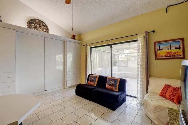 Residence photo 14