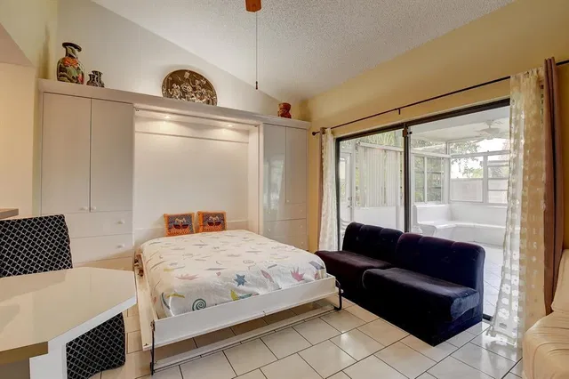 Residence photo 15