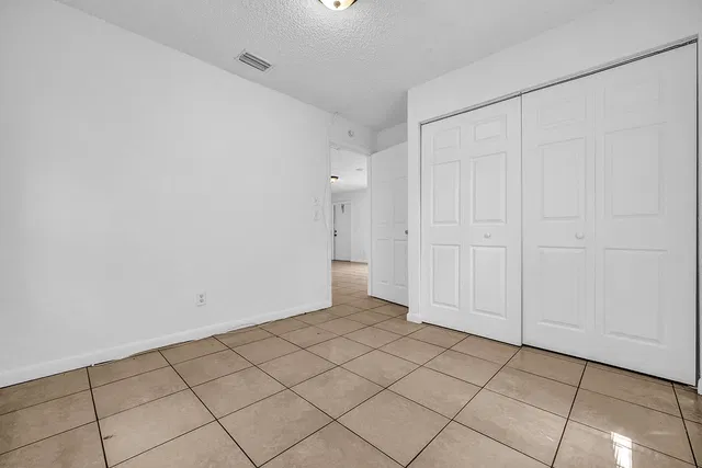 Residence photo 16