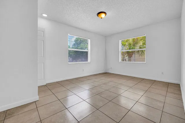 Residence photo 23