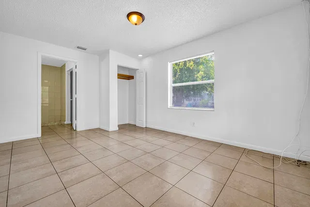 Residence photo 24