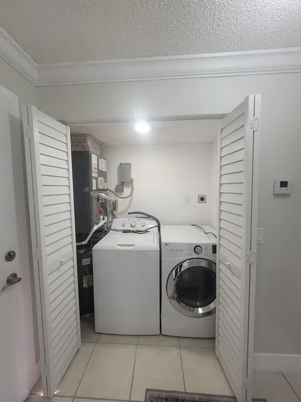 Unit 206 photo 8