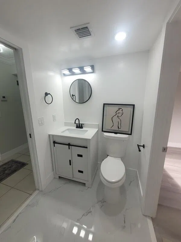 Unit 206 photo 11