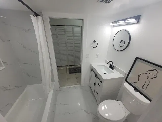 Unit 206 photo 13
