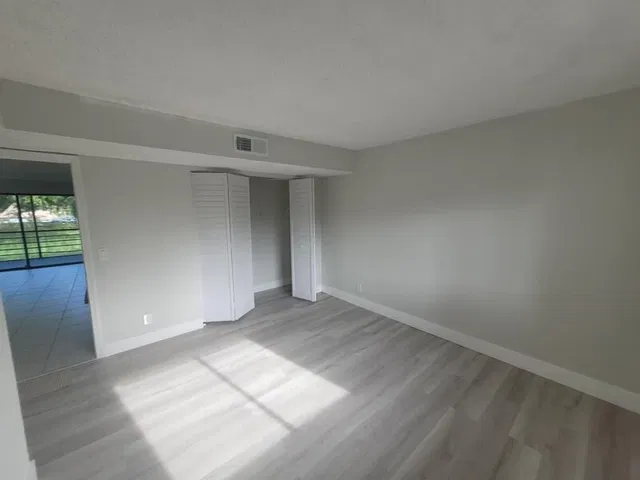 Unit 206 photo 14