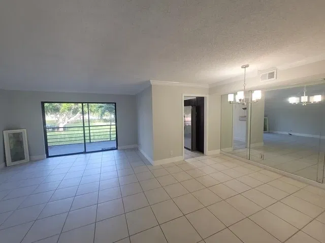 Unit 206 photo 16
