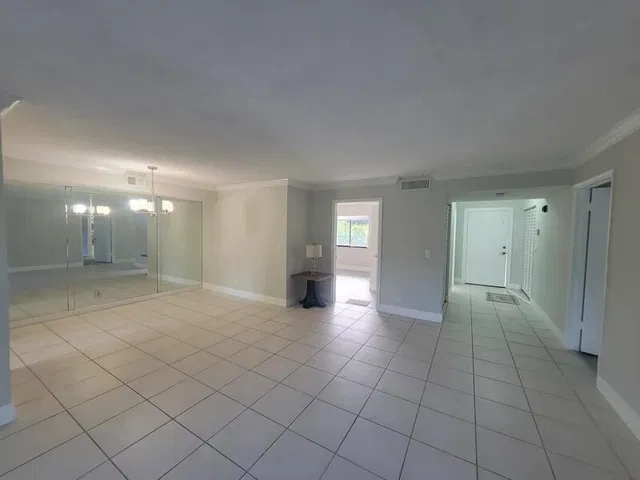 Unit 206 photo 19