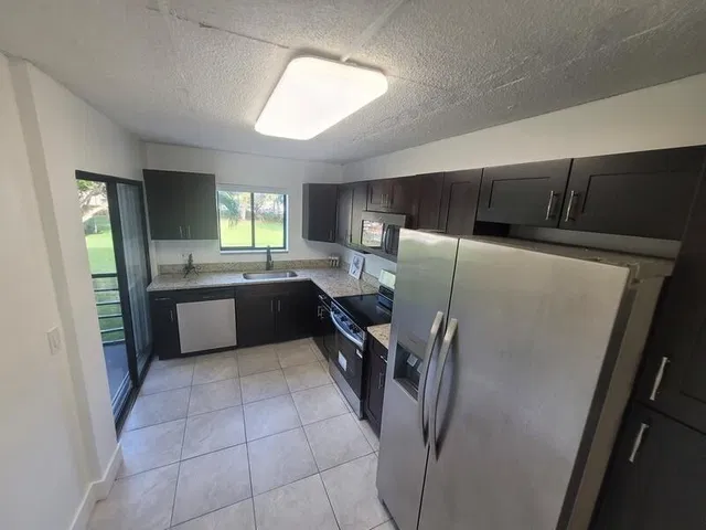 Unit 206 photo 21