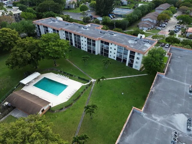 Unit 206 photo 68