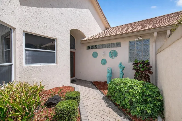 Residence photo 3