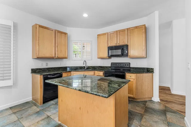 Residence photo 12