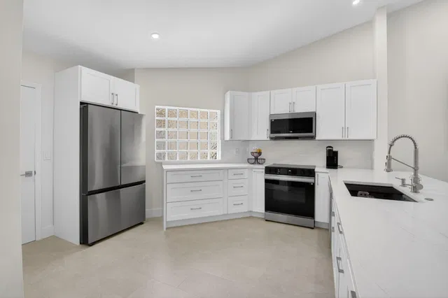 Residence photo 18